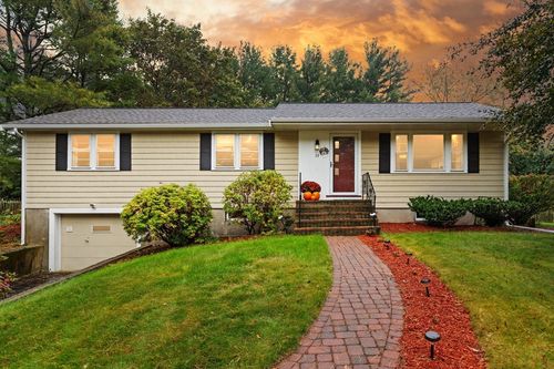 33 Longmeadow Ln, Sharon, MA, 02067-2745 | Card Image