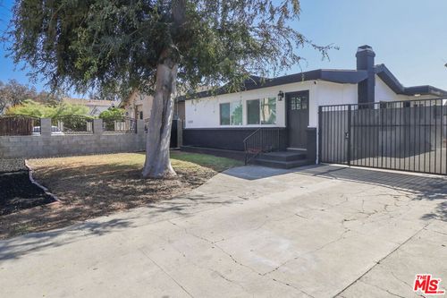 11125 S Osage Ave, Inglewood, CA, 90304-2909 | Card Image