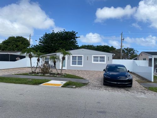 112 E Browning Dr, West Palm Beach, FL, 33406-2908 | Card Image