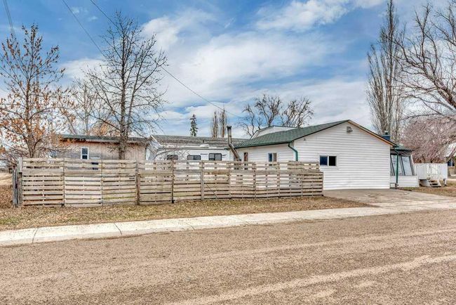 96 2 Avenue W, House other with 3 bedrooms, 2 bathrooms and 2 parking in Tilley AB | Image 27