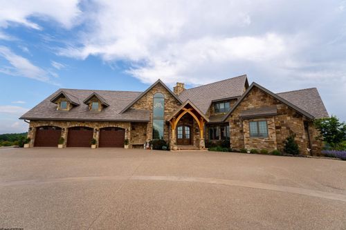 300 Mountain Retreat Dr, Horner, WV, 26372-5800 | Card Image