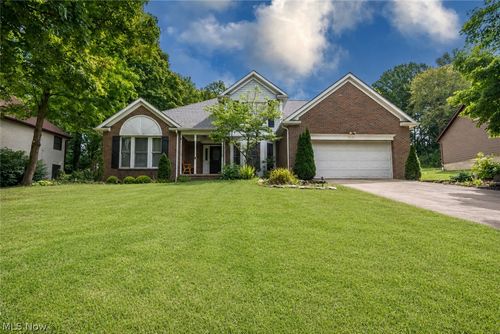 2885 Valley Rd, Cuyahoga Falls, OH, 44223-1262 | Card Image