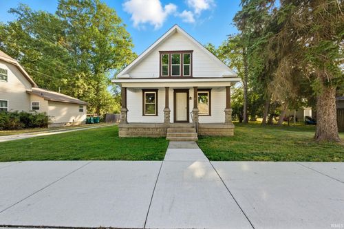 52 N East St, Rossville, IN, 46065-5500 | Card Image