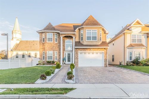 66 S Whittier St, Carteret, NJ, 07008-2650 | Card Image