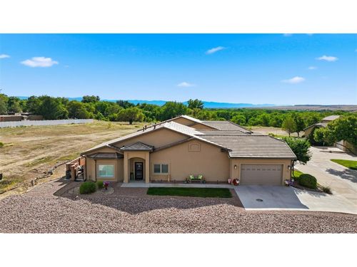51 Aberdeen Blfs, Pueblo, CO, 81004-1066 | Card Image