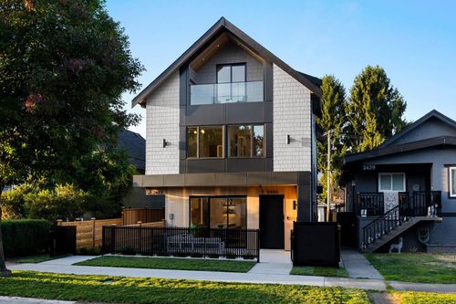 {{alt}} | Card Image