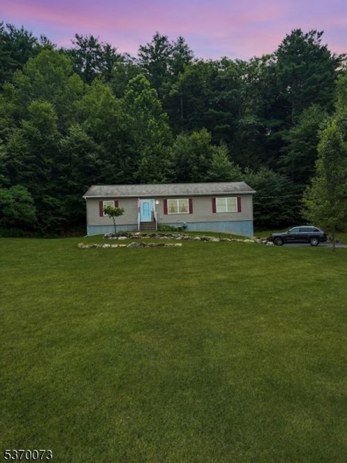 40 Clove Rd, Montague, NJ, 07827-3309 | Card Image