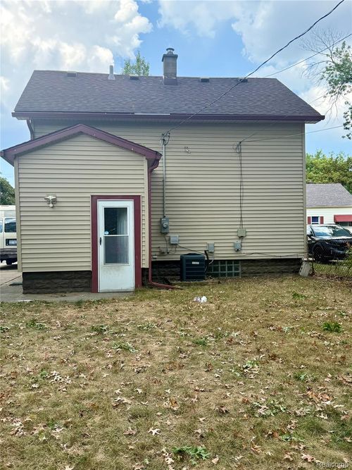 23119 Melville Ave, Hazel Park, MI, 48030-2804 | Card Image