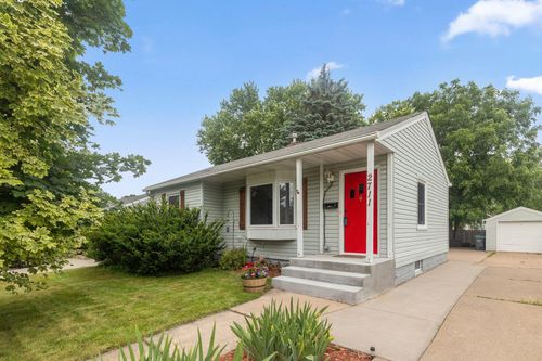 2711 5th Ave E, North Saint Paul, MN, 55109-3123 | Card Image