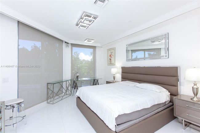 APT-104 - 6000 Island Blvd, Condo with 2 bedrooms, 2 bathrooms and null parking in Aventura FL | Image 22