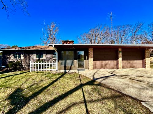 325 Winwood Dr, Saint Joseph, MI, 49085-2343 | Card Image