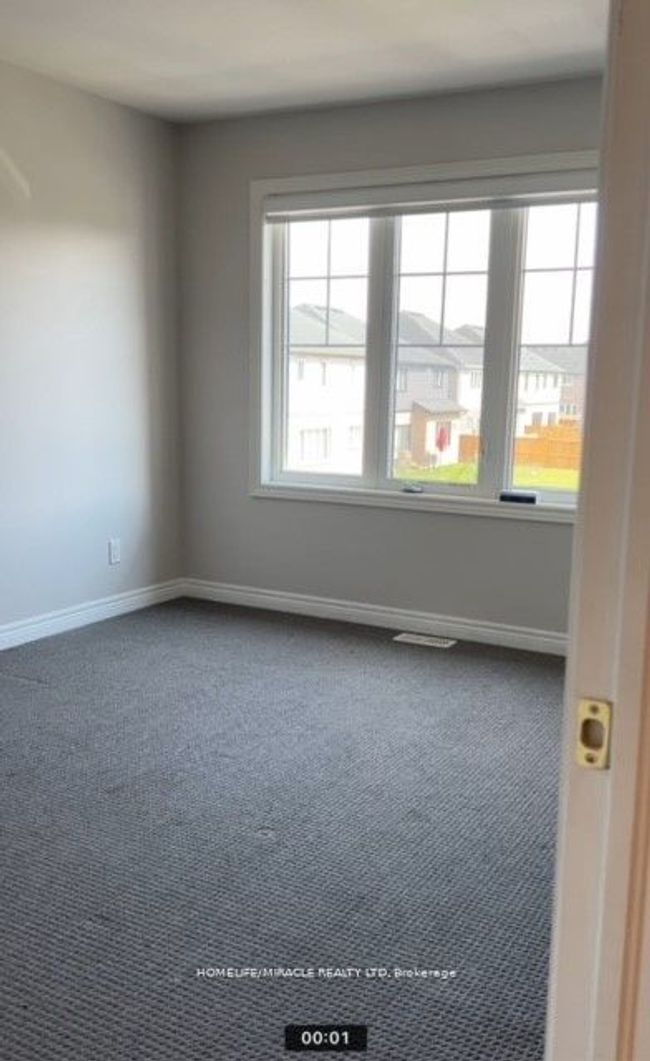52 Haney Dr, House attached with 3 bedrooms, 3 bathrooms and 1 parking in Thorold ON | Image 11