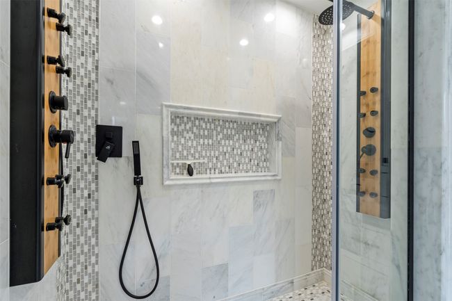Bathroom with tiled shower | Image 7
