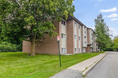 302 - 323 Main St W, Condo with 2 bedrooms, 1 bathrooms and 1 parking in Merrickville ON | Image 2