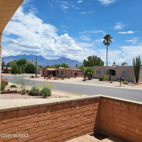 71 E Santa Chalice Dr, Green Valley, AZ, 85614-1413 | Card Image