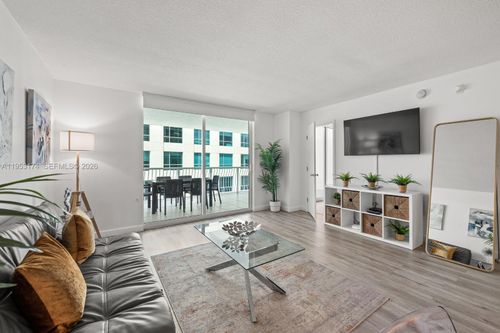 apt-2414-1200 Brickell Bay Dr, Miami, FL, 33131-3264 | Card Image