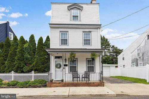 213 Saint Mary St, BURLINGTON, NJ, 08016-1712 | Card Image
