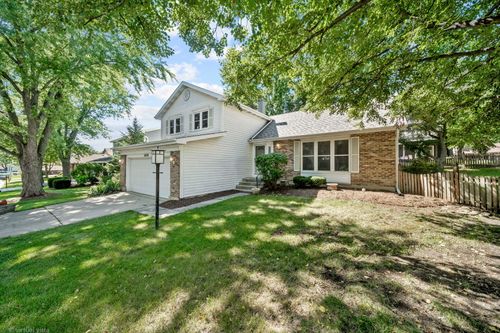 2656 Bloomfield Dr, Lisle, IL, 60532-3208 | Card Image