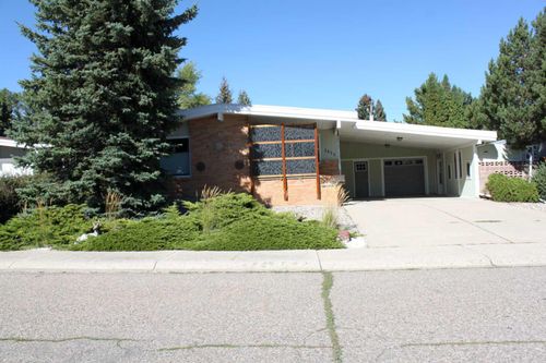 1425 Scenic Dr S, Lethbridge, AB, T1K1M4 | Card Image