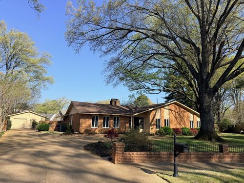 845 Reddoch St, Memphis, TN, 38120-2800 | Card Image