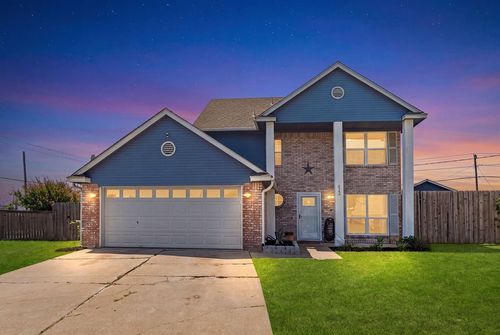 622 Mission Hills Dr, Arlington, TX, 76018-4012 | Card Image