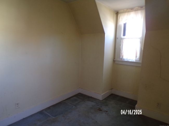 17 Gardners Ln, House other with 3 bedrooms, 2 bathrooms and 4 parking in Ansonia CT | Image 15