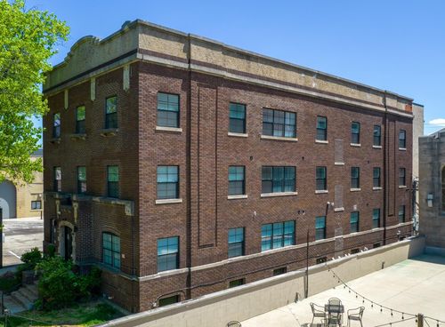 595 E Broad St, Columbus, OH, 43215-3934 | Card Image