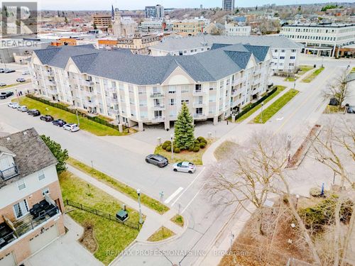 422-8 Harris St, Cambridge, ON, N1R8R1 | Card Image