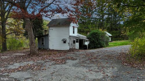 223 E Market St, TREVORTON, PA, 17881-1611 | Card Image