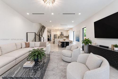 3082 Indiana St, Miami, FL, 33133-4411 | Card Image