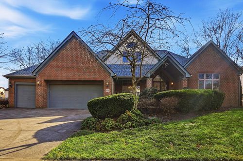 6035 Winnebago St, Grove City, OH, 43123-9075 | Card Image