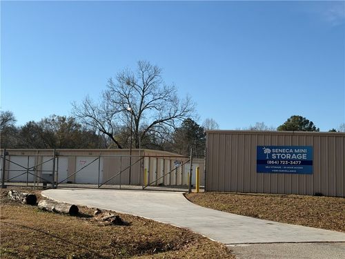 195 Meade St, Seneca, SC, 29672-9436 | Card Image