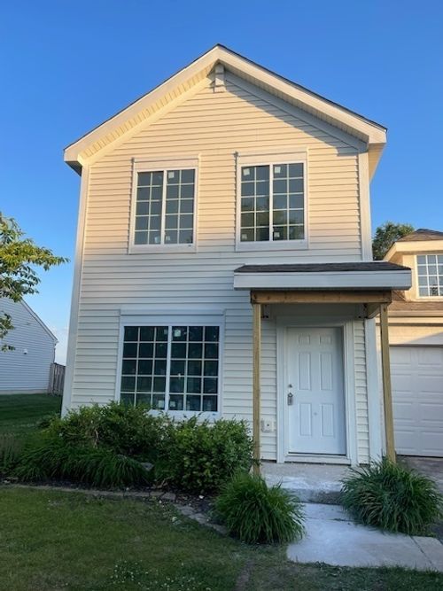 617 Briarcliff Dr, Minooka, IL, 60447-8825 | Card Image
