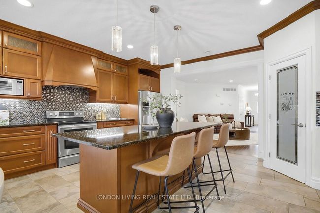 2820 Devon Rd, House other with 4 bedrooms, 3 bathrooms and 4 parking in London ON | Image 14