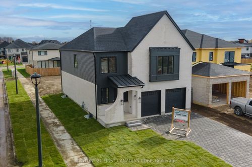 1382 Shields Pl, London, ON, N6G0Z8 | Card Image