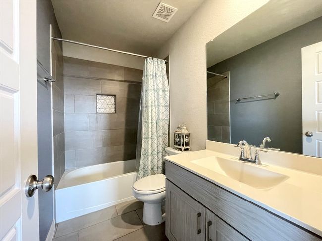 Full Bathroom Upstairs | Image 26