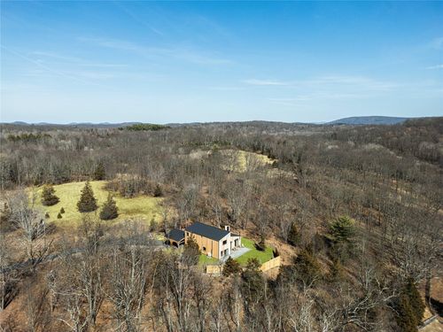 998 Willow Brook Rd, Clinton Corners, NY, 12514-3020 | Card Image