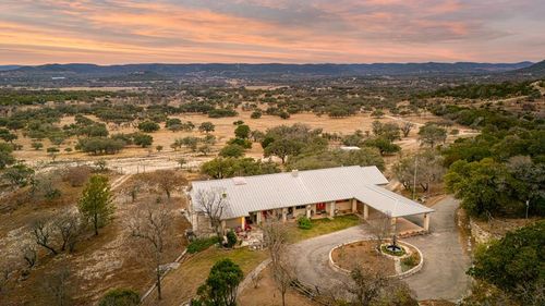 18954 Hwy 16 State Highway 16 N, Medina, TX, 78055-3805 | Card Image