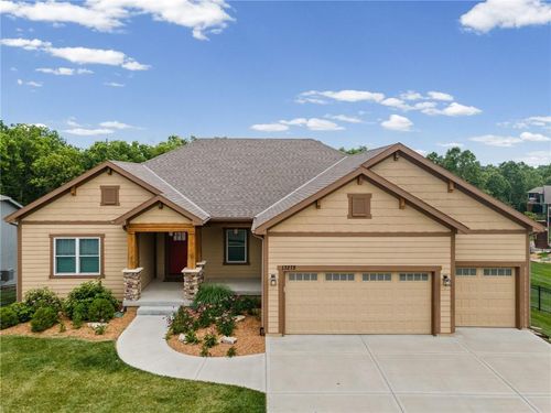 13275 N Silver Ridge Dr, Platte City, MO, 64079-4517 | Card Image