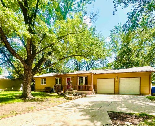 1321 W 9th Street, Newton, KS, 67114-1619 | Card Image