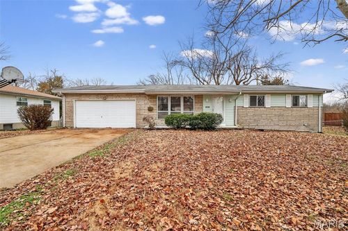 808 Bella Ln, Saint Louis, MO, 63137-3456 | Card Image