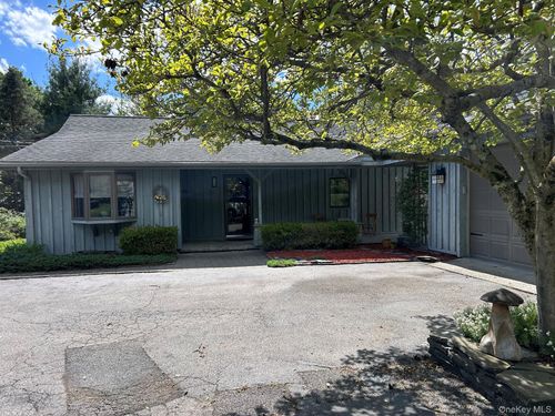30 Daisy Ln, Poughkeepsie, NY, 12603-3256 | Card Image