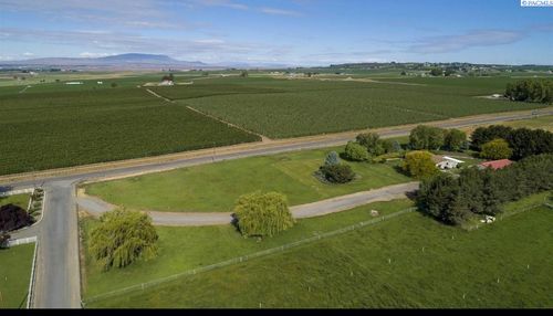 21 Honeysuckle Rd, Pasco, WA, 99301-8890 | Card Image