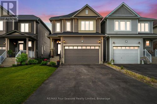 29 Wagner Crescent, Essa (Angus), ON, L0M1B5 | Card Image