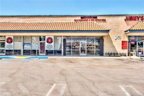 630 W Base Line Rd, Rialto, CA, 92376-3224 | Card Image