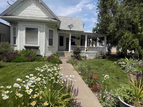 86 W 1st Ave, Glenns Ferry, ID, 83623-2707 | Card Image