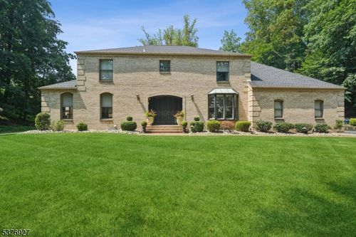 28 Wildwood Ave, West Orange, NJ, 07052-4979 | Card Image