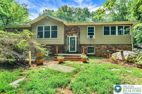 19 Woods Ln, BARTO, PA, 19504-8845 | Card Image