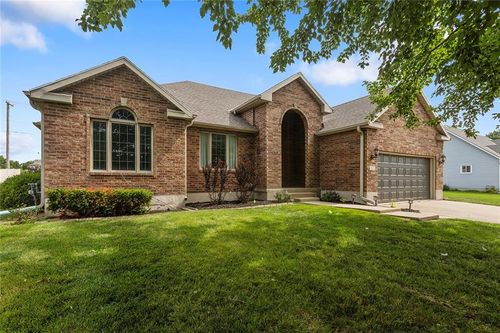 605 W Kirkpatrick St, Odessa, MO, 64076-1631 | Card Image