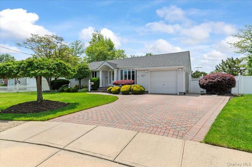 24 S Windhorst Ave, Bethpage, NY, 11714-4929 | Card Image